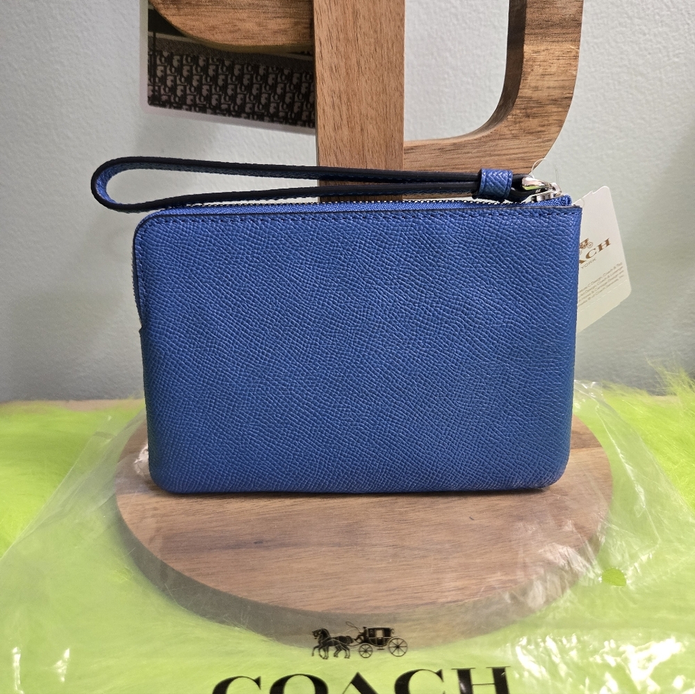Coach Corner Zip Wristlet in crossgrain leather, color SV/Lapis (blue) NWT - Picture 4 of 11